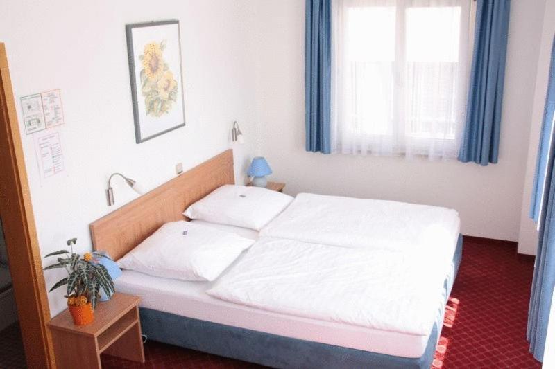 Hotel Schillerplatz 오흐린겐 외부 사진