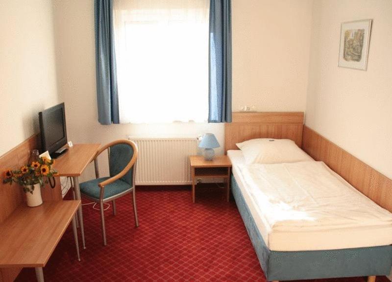 Hotel Schillerplatz 오흐린겐 외부 사진